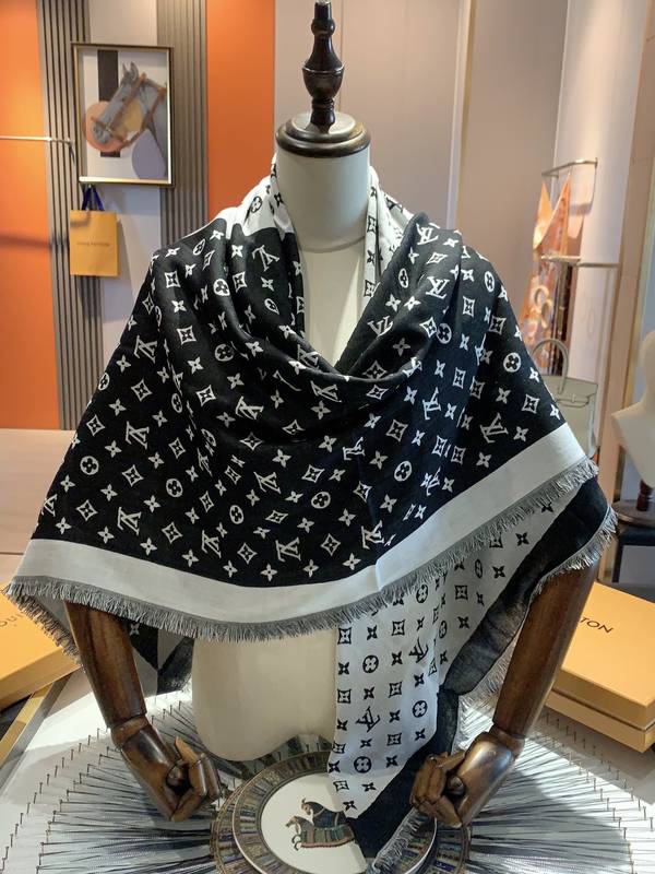 Louis Vuitton Scarf LVC00564